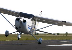 Cessna 172 landing with a crosswind