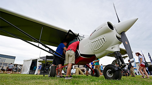 Nosewheel XCub? Some say, 'Humbug!'